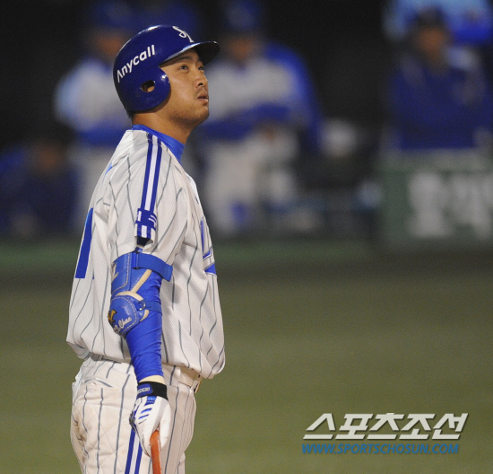 
	2010�� 10�� 13��

13�� �뱸���� ���� �λ�� �Ｚ�� �÷��̿��� 5����, 5ȸ�� 2�� 1,2�缭 �Ｚ ä������ �����ƿ��ǰ� �ִ�.

�뱸= ���� ���� kyungmin@sportschosun.com


