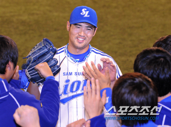 
	13�� �뱸���� ���� ���ξ߱� �÷��̿��� ���� 5����, ���� ������ ������� ������ ȣ���� ��ġ�� 11ȸ���� �����ϰ� �������̺긦 ������ ����带 �������� �ִ�.

�뱸=������ ���� songs@sportschosun.com


