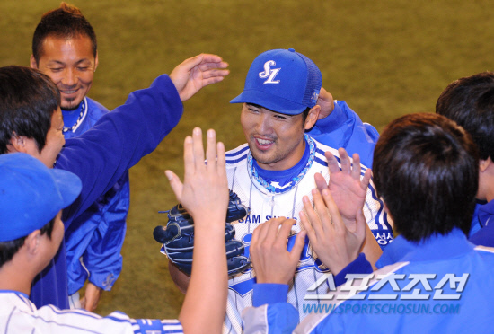 
	13�� �뱸���� ���� ���ξ߱� �÷��̿��� ���� 5����, ���� ������ ������� ������ ȣ���� ��ġ�� 11ȸ���� �����ϰ� �������̺긦 ������ ����带 �������� �ִ�.

�뱸=������ ���� songs@sportschosun.com


