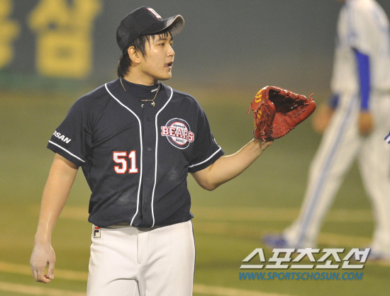 
	13�� �뱸���� ���� ���ξ߱� �÷��̿��� ���� 5����, �λ� �������� 11ȸ 2�� ���翡�� �ڼ����� ����ϰ� �ִ�.

�뱸=������ ���� songs@sportschosun.com


