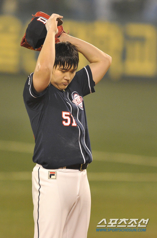 
	13�� �뱸���� ���� ���ξ߱� �÷��̿��� ���� 5����, �λ� �������� 11ȸ 2�� ���翡�� �ڼ����� ����ϰ� �ִ�.

�뱸=������ ���� songs@sportschosun.com


