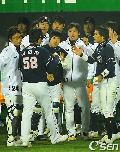 
	[����]������, '������, ���� ��Ī�̿���'
