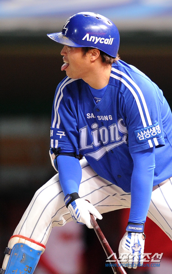 
	2010.10.15/

�Ｚ �����̰� 15�� ��õ���� ������ ���ξ߱� �ѱ��ø��� 1���� �Ｚ-SK ��� 3ȸ�� 2�� 2���� �������� SK �豤������ ������ ���ϰ� ���̾��ٴ� ǥ������ ���� ���а� �ִ�. 

����=������ ���� songs@sportschosun.com


