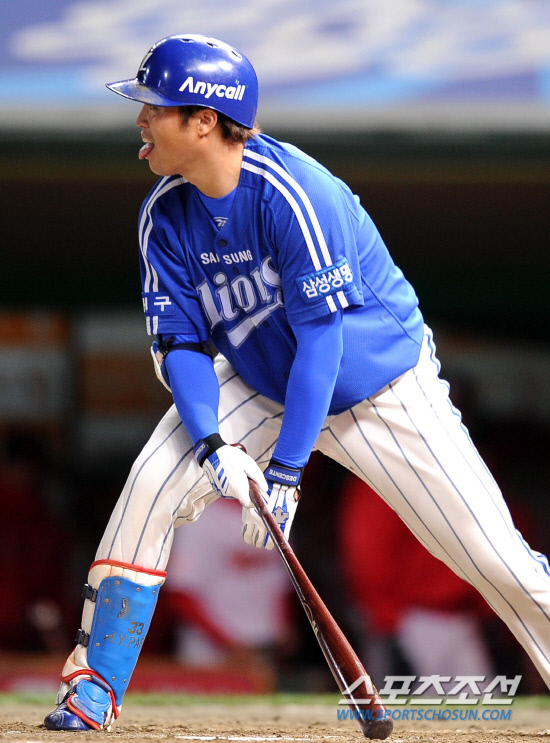 
	2010.10.15/

�Ｚ �����̰� 15�� ��õ���� ������ ���ξ߱� �ѱ��ø��� 1���� �Ｚ-SK ��� 3ȸ�� 2�� 2���� �������� SK �豤������ ������ ���ϰ� ���̾��ٴ� ǥ������ ���� ���а� �ִ�. 

����=������ ���� songs@sportschosun.com


