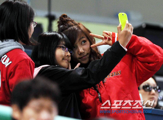 
	15�� ��õ ���б��忡�� ���� SK�� �Ｚ�� �ѱ��ø��� 1���� ����� �ŷ�Ʈ ��ä���� �ڽ��� �˾� �� �Ұ� ��ī �Կ��� �ϰ� �ִ�.

��õ=������ ����rainmaker@sportschosun.com


