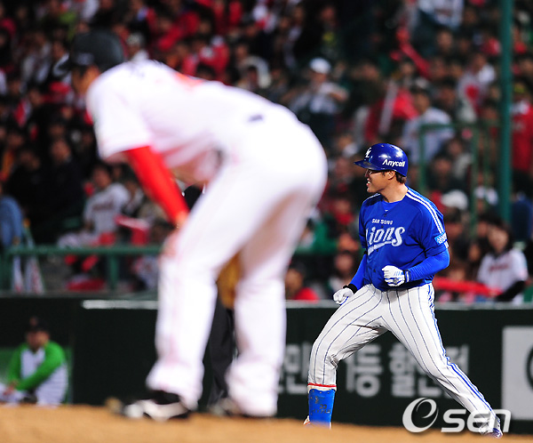 
	[����]����Ÿ�� ġ�� ȯȣ�ϴ� ������
