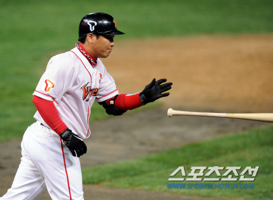 
	15�� ��õ ���б��忡�� ���� SK�� �Ｚ�� �ѱ��ø��� 1���� SK 5ȸ�� 2�� ���翡�� ����ȫ�� ��Ÿ�� ���� �о�� 4���� ��� ���� Ÿ���� ����ϰ� �ִ�.

��õ=������ ����rainmaker@sportschosun.com


