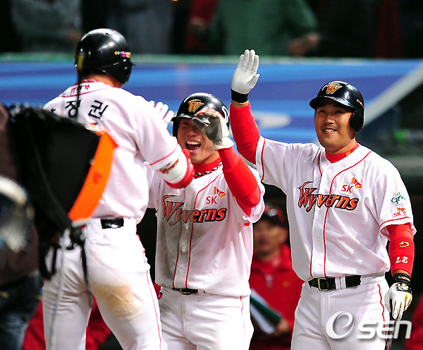 
	[����]�����,'���� Ȩ���̿���!'
