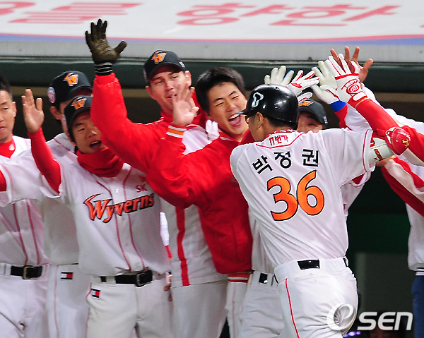 
	[����]�豤��,'������ ��, �ְ�!'
