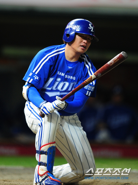 
	2010,10,15

KS1 ���� SK-�Ｚ

�Ｚ �����̰� ������ �ݾ���.

15�� ��õ ���б��忡�� ������ SK�� �Ｚ�� �ѱ��ø��� 1���� 9ȸ�� 2�翡�� ������ Ÿ�ڷ� ���� �����̰� ���������� ������ ���� �� �����ڽ� �ϰ� �ִ�.

��õ=������ ���� basser@sportschosun.com


