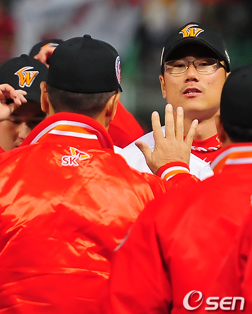 
	[����]������,'������! ������� 1���Դϴ�!'
