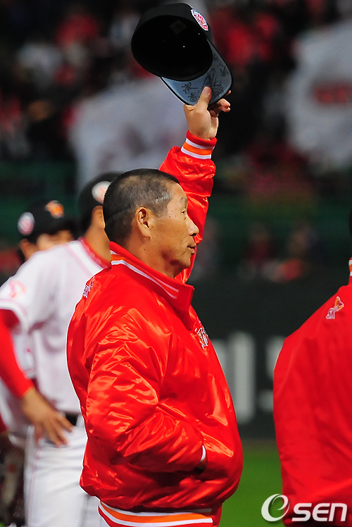 
	[����]�輺��,'�ҿ����� ���п� �¸��߽��ϴ�'
