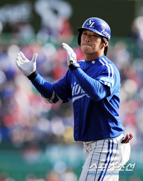 
	16�� ��õ ���б��忡�� ������ SK�� �Ｚ�� �ѱ��ø��� 2���� ��� �Ｚ�� 2ȸ 2�� 1,2�� �������� �̿����� 1Ÿ�� ����Ÿ�� ġ�� �����ϰ� �ִ�.

��õ=������ ����rainmaker@sportschosun.com


