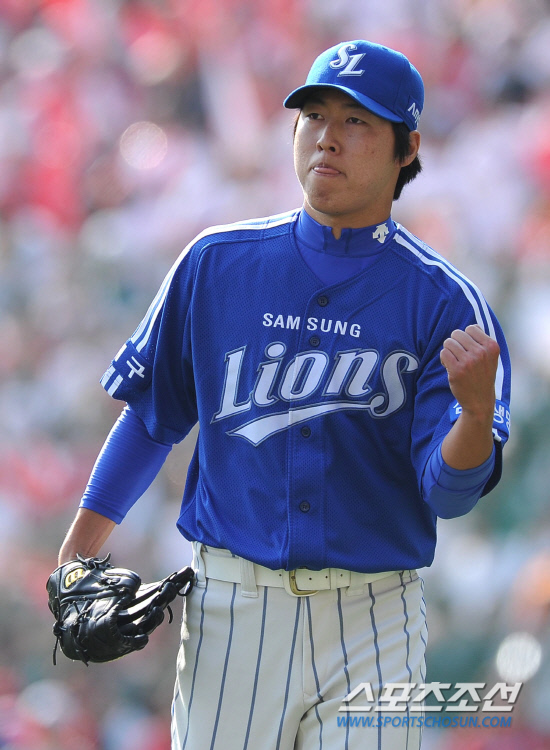 
	2010.10.16/

�Ｚ �������� 16�� ��õ���� ������ ���ξ߱� �ѱ��ø��� 2���� �Ｚ-SK ��� 2ȸ�� ���� 1,2�翡�� ���������� ���⸦ �ѱ�� �ָ��� �Ҳ� ���̰� �ִ�.  

����=������ ���� songs@sportschosun.com


