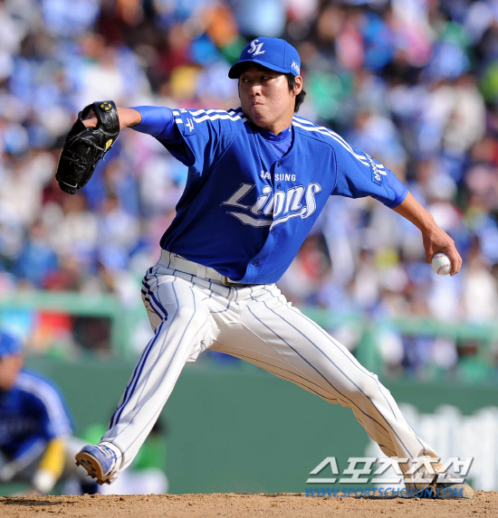 
	16�� ��õ ���б��忡�� ������ SK�� �Ｚ�� �ѱ��ø��� 2���� ��⿡ �Ｚ ���� �������� ������ ��ġ�� �ִ�.

��õ=������ ����rainmaker@sportschosun.com


