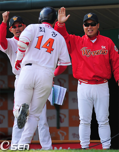 
	[����]�̸���,'����! ���� �����!'
