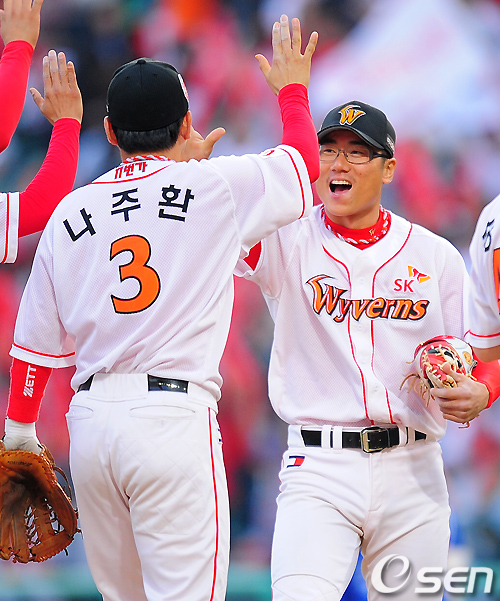 
	[����]������,'KS Ȩ �ΰ�� ��� �¸�!'
