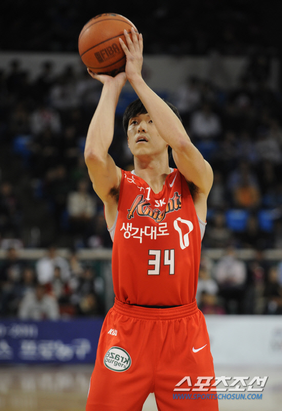 
	����������

2010�� 10�� 17��

17�� ���� �л�ü�������� ���� ���γ� ��� ��񽺿� ���� SK ��⿡�� SK ��ȿ���� �������� �õ��ϰ� �ִ�.

���=���� ���� kyungmin@sportschosun.com


