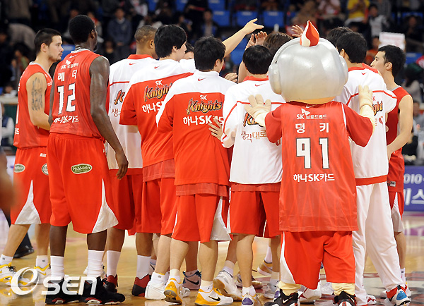 
	[����]SK, '���� ù���̾�!'
