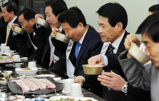 만든 곳→ '한국 네티즌본부카페: 변조방지표시