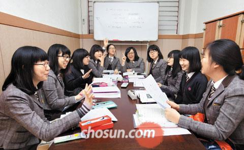 친구와 함께하니 '재미 두배' 공부법 정보 교환 '효과 두배'