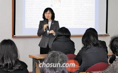 [신문은 내 친구] "자녀들의 글쓰기 두려움, NIE 통해 없앨 수 있다"