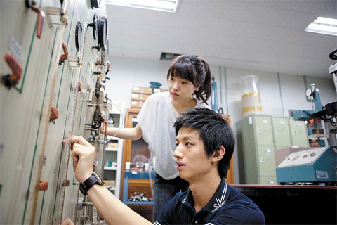 [세계로 가는 공대] 아주대학교_高강도 교육으로 '현장 인재' 키워내