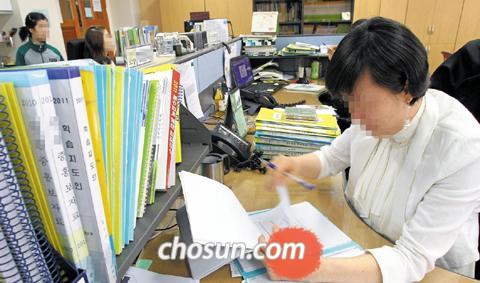 수업연구 30분, 행정에 6시간… 교사는 잡무중