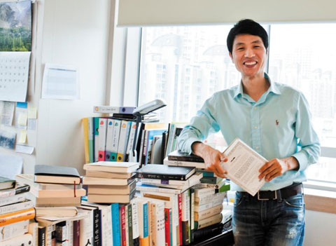 [일타강사를 찾아서] '글쓰는 선생님' 메가스터디 최인호 강사