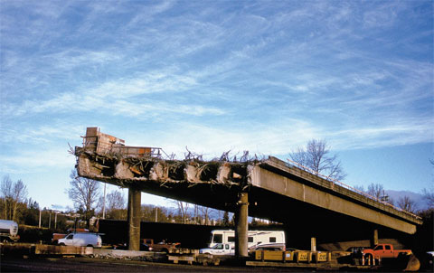 [신문은 선생님] [도전! 창의퀴즈왕] 진동하고 있던 물체에 다른 진동이 더해지면?