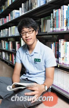 [상위 0.1% 공부이야기] 서울 강서고 2 송한솔군_답 나올 때까지 풀고 또 푸는 '노력의 달인'