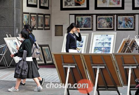 [Why] 홍대 앞 미술학원들 떨고 있다는데…