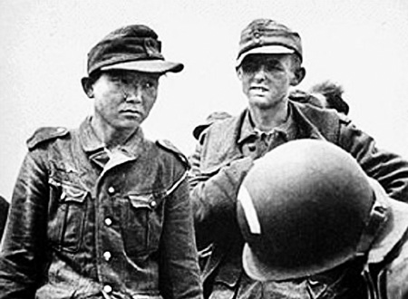 [신문은 선생님] [도전! 창의퀴즈왕] 같은 군복을 입은 동양인과 서양인… 어떤 상황일까요?