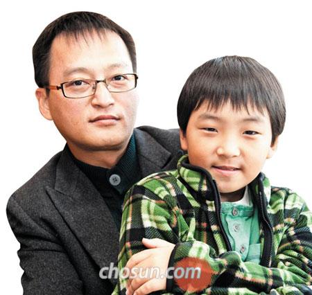 "아이 눈높이에 맞춰 대화 유도는 하되 강요 마세요"