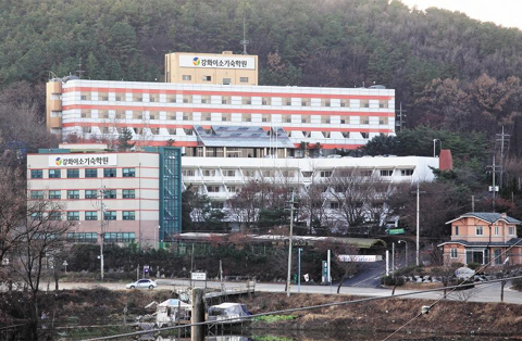 학과·생활·기숙사 '3중 관리'… 독서실 내에 질의응답실 운영