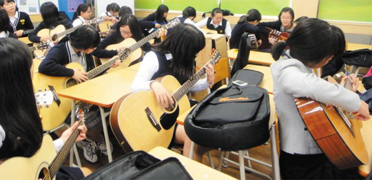 저소득층 학생 75만명 대책없이… 학교는 매주 놀토(노는 토요일)