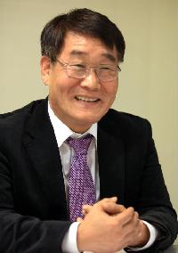 진학지도 전문가에서 입학사정관으로 변신한 교사