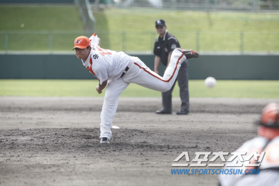 
	��ȭ ��â���� 5�� �Ϻ� ��Ű���Ϳ��� ������ KIA���� ������⿡�� ���߷� ������ ��Ī�� �ϰ� �ִ�. ��������=��ȭ �̱۽�


