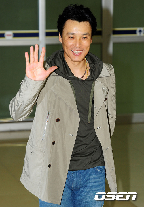 
	'ķ�� ��ģ' �̽¿�, "���� �� �����¿�? 35���Դϴ�"
