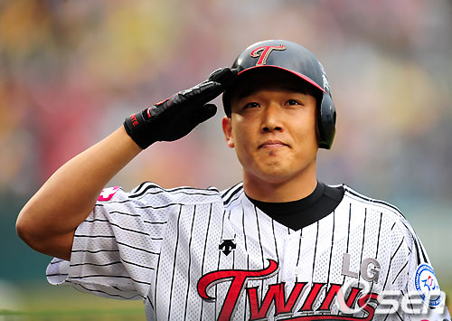 
	'����' ���伷, ����-1��� ��Ƽ �÷��̾�� ��ȭ�ϳ�
