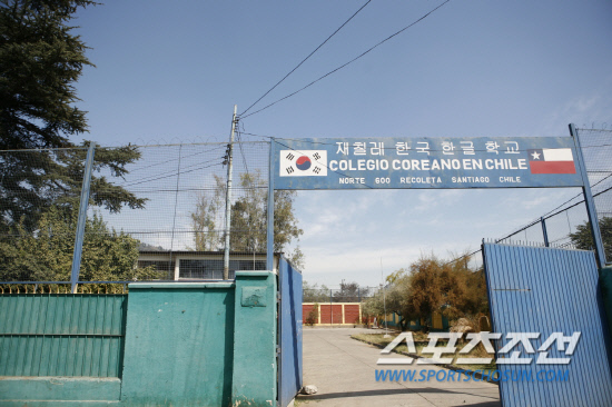 
	K-POP�� ���� ��ǳ�� �ѱ��� ���� �������� �̾����� �ִ�. ��ĥ���ѱ��ѱ��б����� �� 60������ ĥ���ε��� �ѱ�� ���� �ִ�. �б� ������ �յΰ� �ִ� �б� ����. ��Ƽ�ư�(ĥ��)=���������


