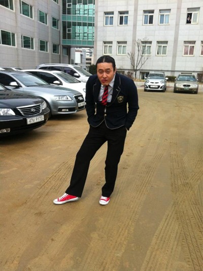 
	���ȿ, ���ſ� �ҷ��л�? "�� �����̿�"
