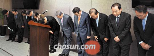 
	������ KBO ����(������ 5��°)�� ���ξ߱� 9�� ���� ��ǥ, ����ȫ ������ ȸ���� 13�� ���� ��� �߱�ȸ������ �ֱ� �Ұ��� ���ξ߱� �º� ���ۻ�ǿ� ���� �뱹�� ����� �ϰ� �ִ�. /���� ���� 
