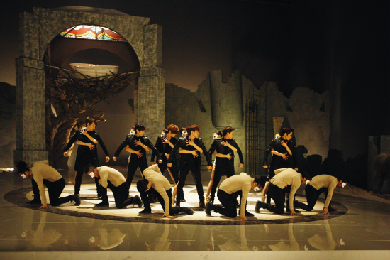 
	�׷� ��ȭ. ��������=��ȭ���۴�


