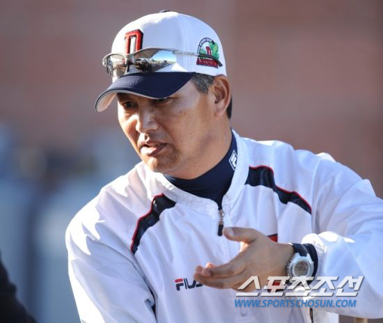 
	�λ� ������ ������ �ù���⿡�� ������ �߱��� ���� ��ȭ�ϱ�� �ߴ�. ���������� DB


