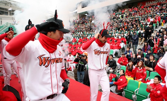 
	'V4 ���' SK, 25�� �� �佺Ʈ ����
