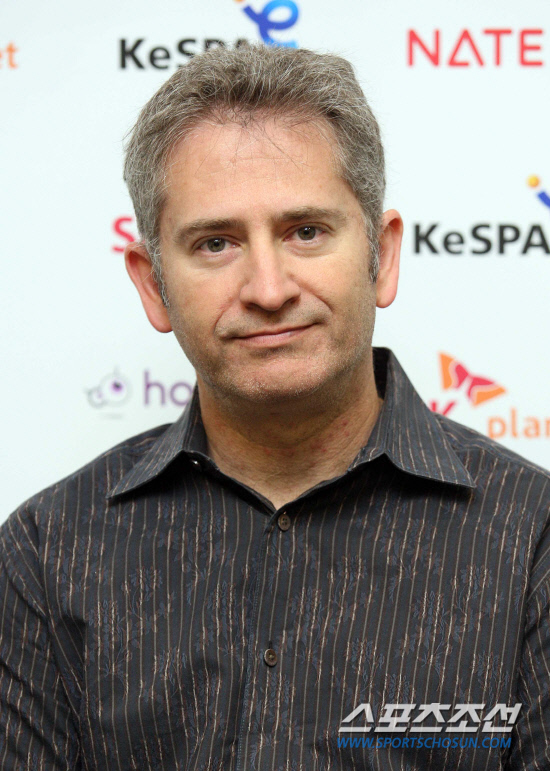 
	17�� 'SK�÷��� ��Ÿũ����Ʈ ����1'�� ���÷��̿��� ������ ���� ��� e������ �󼳰������ ã�� �����ڵ��� ����ũ ������ ��ǥ.


