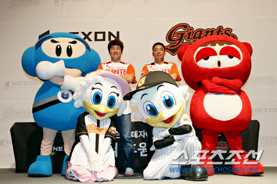 
	�޷Ե��� �ؽ��� �Ŀ� ����� ü���ߴ�. 19�� ���� ���Ŀ��� �Ե� ����ȣ �����(���ʺ���)�� �ؽ��� �Ե��� ������Ʈ�� �Բ� ��� ���ϰ� �ִ�.


