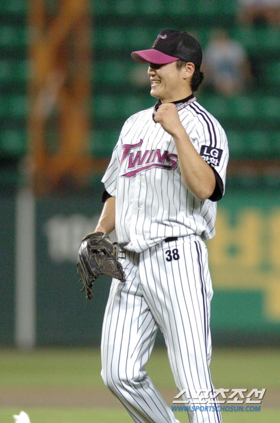 
	���� 2006�� 8��11�� ��� ��ȭ������ 1��Ÿ �Ϻ����� �ŵ� �� �ָ��� �Ҳ� �� LG �����. 2006���� �� 1������ ������� �װ� �ý��� LG ������� �������� ���ƿԴ�. ����������DB


