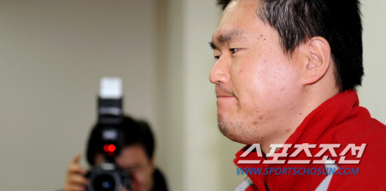 
	���� 1��18�� ���� ���ֹ������忡�� ���� ������ ����ȸ�� ���. ������ ���� songs@sportschosun.com/2012.1.18


